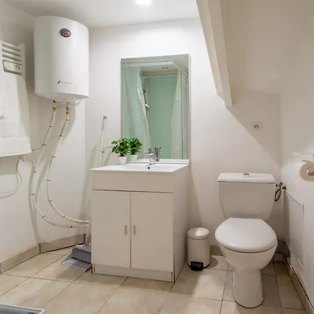 Apartment Renove - Frais L'ete - Centre - Wifi - Tv Connectee - Parking 1 Mn A Pied *